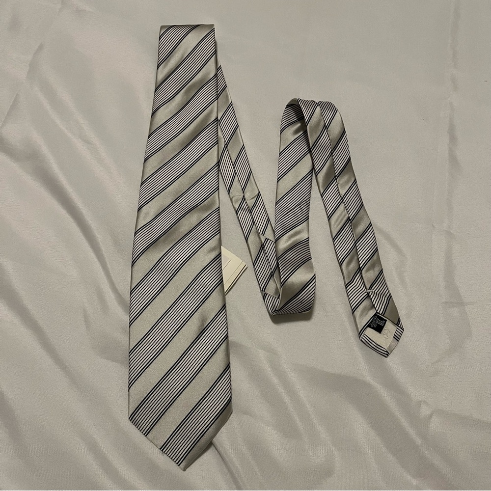Giorgio Armani 100% Silk Tie, Made in Italy, NWT Gray Striped